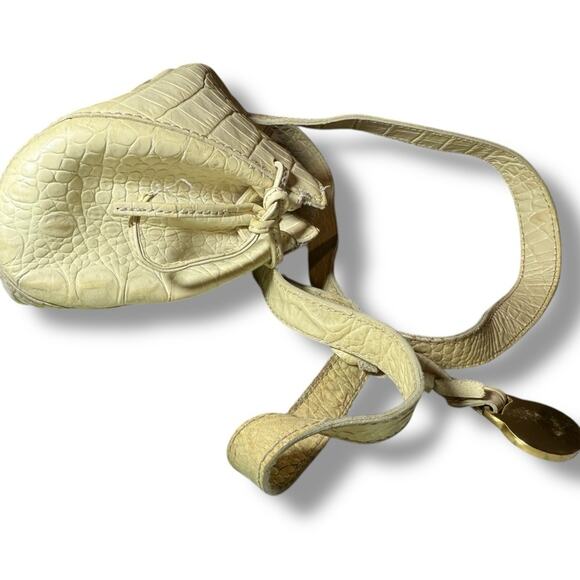Vintage Brahmin Croc-Embossed Leather Barrel Shoulder Bag – Ivory / Cream - Picture 6 of 10
